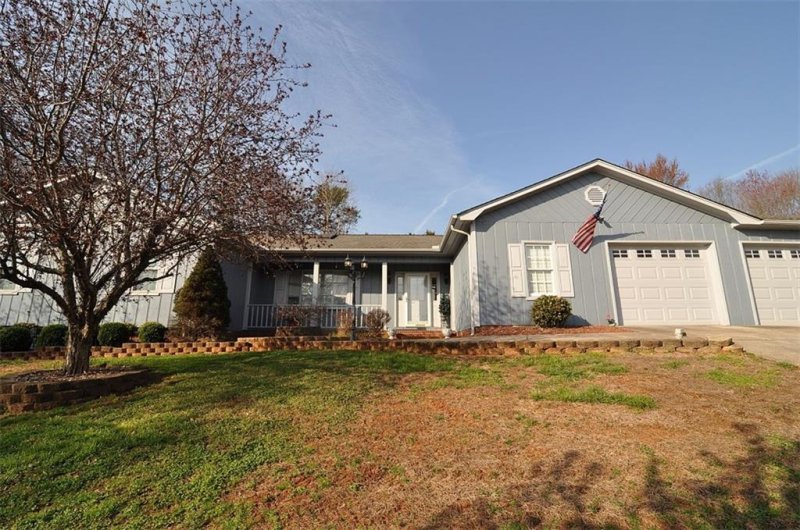 Property image 2 at 3940 Shakespeare Drive, Hickory, NC 28601