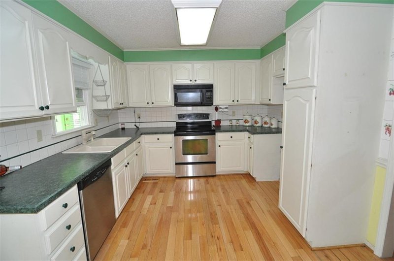 Property image 3 at 3940 Shakespeare Drive, Hickory, NC 28601