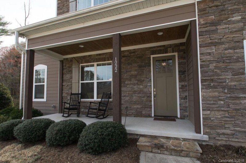 Property image 2 at 1222 39th Avenue, Hickory, NC 28601