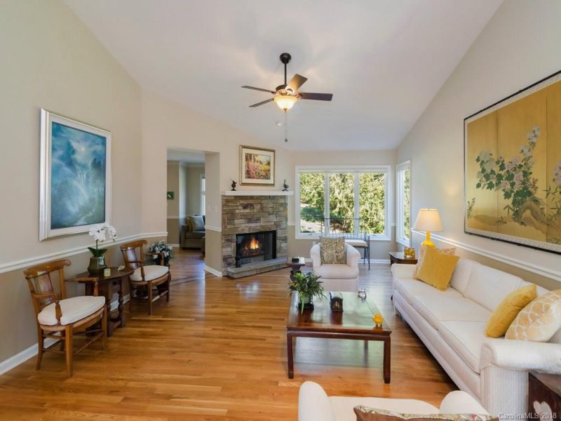 Property image 3 at 116 Cypress Point, Hendersonville, NC 28739