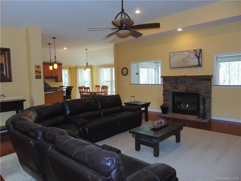 Property image 4 at 4301 Middle Stream Road, Charlotte, NC 28213