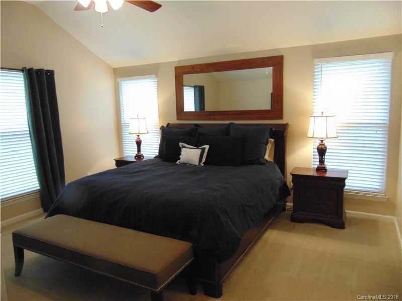 Property image 5 at 4301 Middle Stream Road, Charlotte, NC 28213