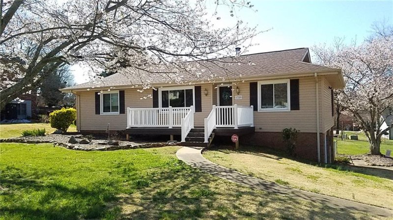 1789 Woodridge Circle