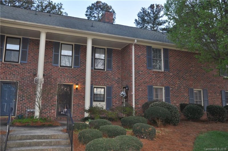 Property image 2 at 811 5 Jamestown Drive, Gastonia, NC 28056