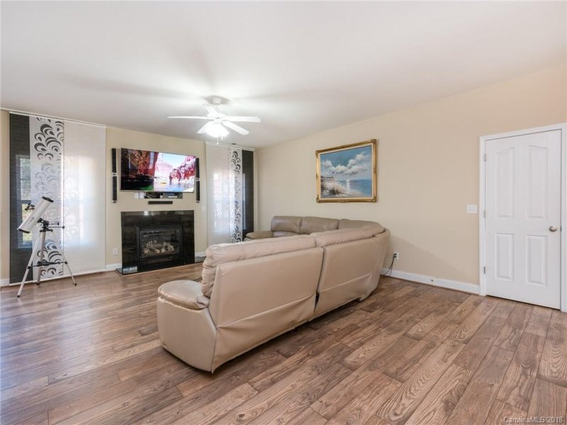 Property image 2 at 15437 Logan Grove Road, Charlotte, NC 28227