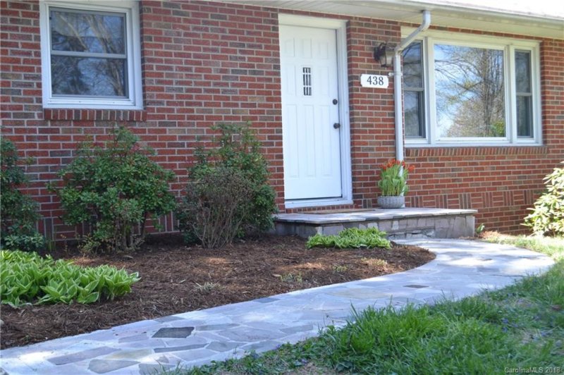 Property image 2 at 438 N Harper Drive, Hendersonville, NC 28791