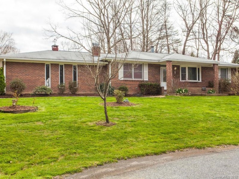 Property image 3 at 319 Melissa Way, Hendersonville, NC 28791