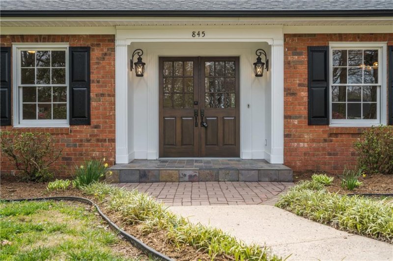 Property image 2 at 845 14th Avenue, Hickory, NC 28601