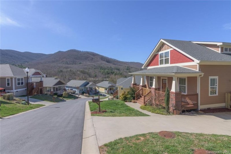 Property image 5 at 14 Byrdcliffe Lane, Asheville, NC 28805