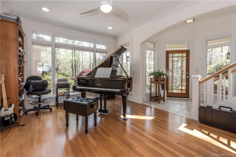 Property image 4 at 5345 Mountain Point Lane, Charlotte, NC 28216