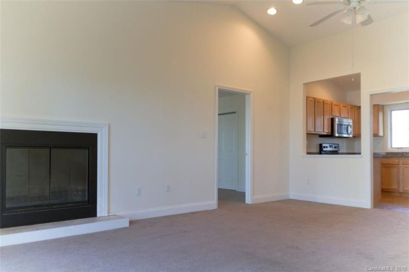 Property image 3 at 414 Windswept Drive, Asheville, NC 28801