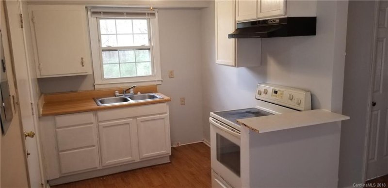 Property image 5 at 601 Morningside Road, Charlotte, NC 28214