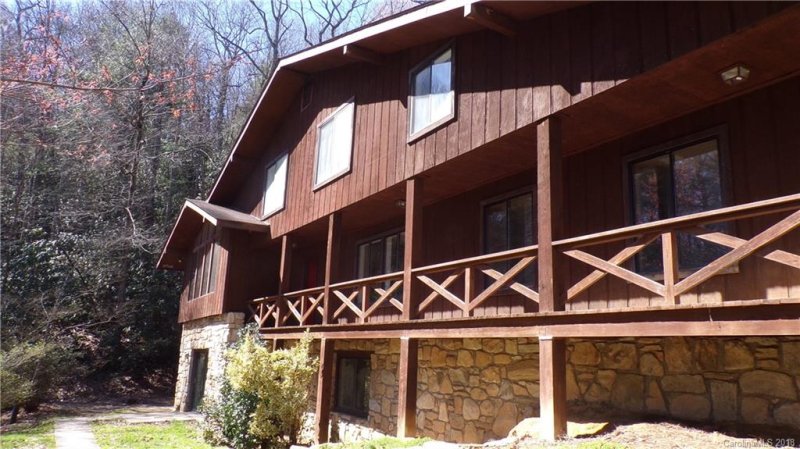 Property image 4 at 884 Toxaway Drive, Hendersonville, NC 28791