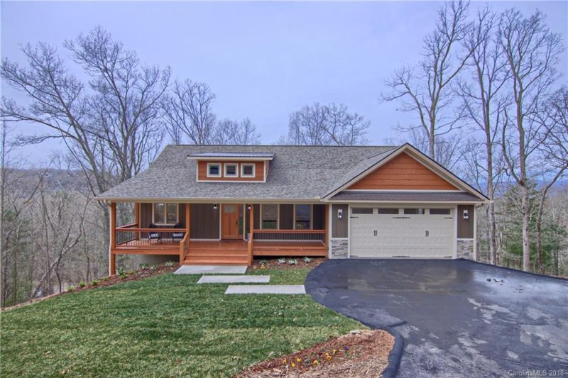 Property image 2 at 527 Rockmoor Way, Hendersonville, NC 28791