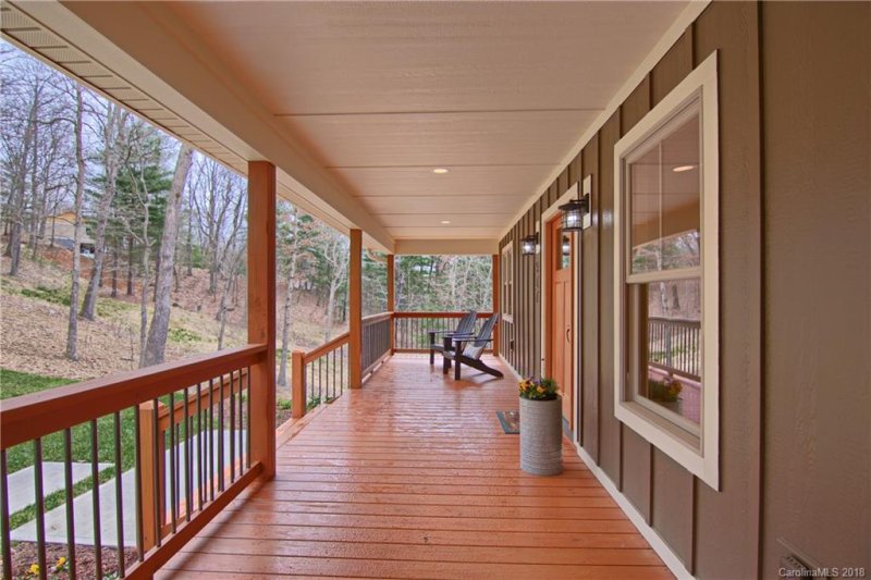 Property image 3 at 527 Rockmoor Way, Hendersonville, NC 28791
