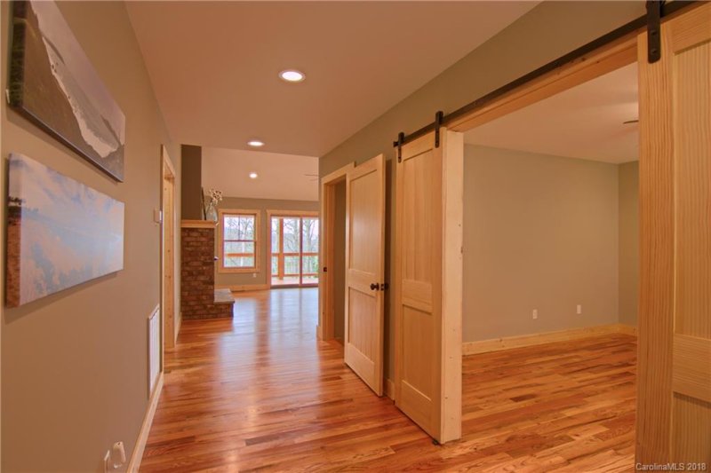 Property image 5 at 527 Rockmoor Way, Hendersonville, NC 28791