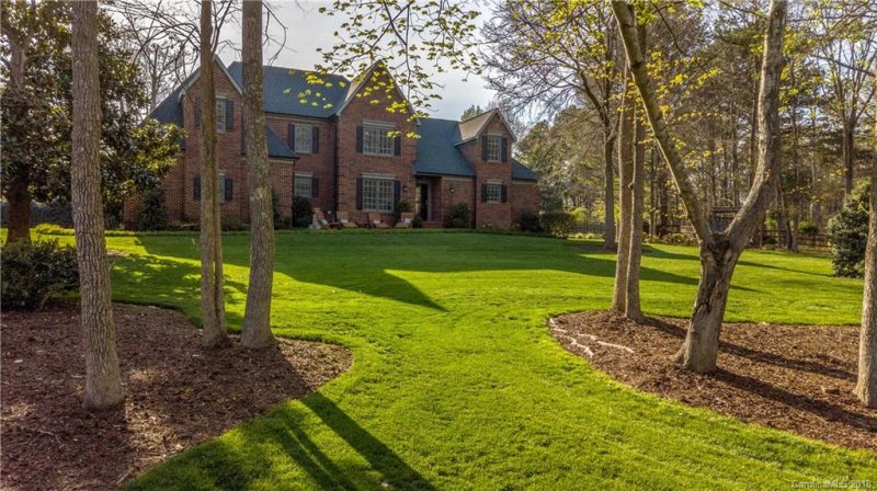 8415 Foxbridge Drive