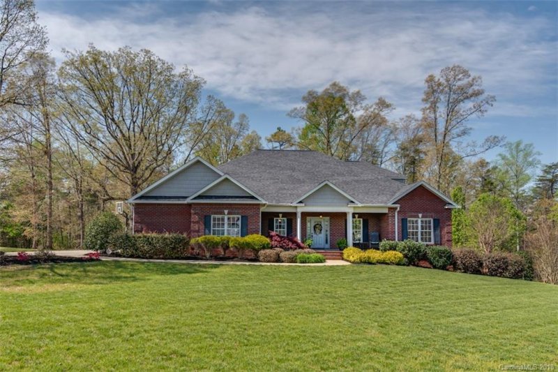 199 Kensington Drive