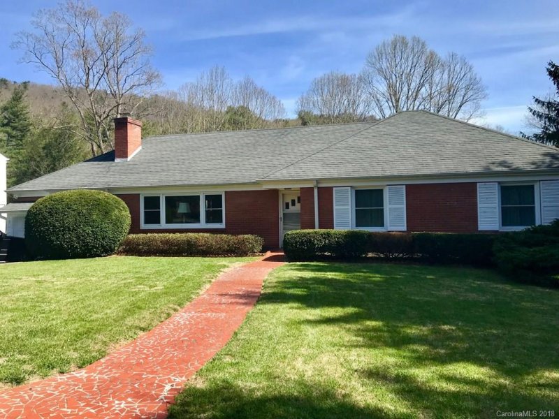 24 Griffing Boulevard