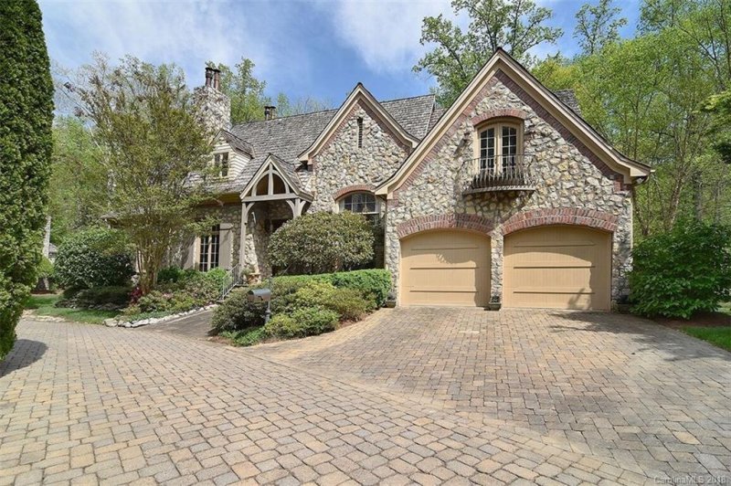 2324 La Maison Drive