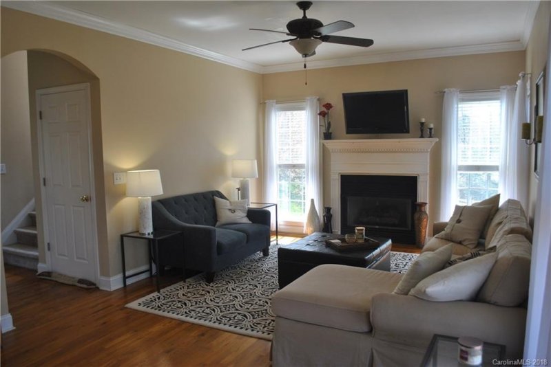 Property image 2 at 2605 Knoll Ridge Court, Hickory, NC 28602