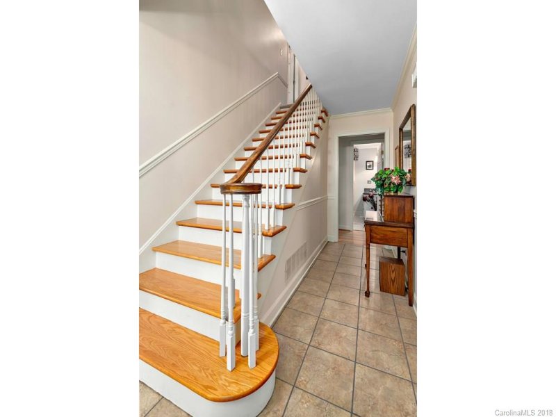 Property image 3 at 425 Sondley Woods Place, Asheville, NC 28805