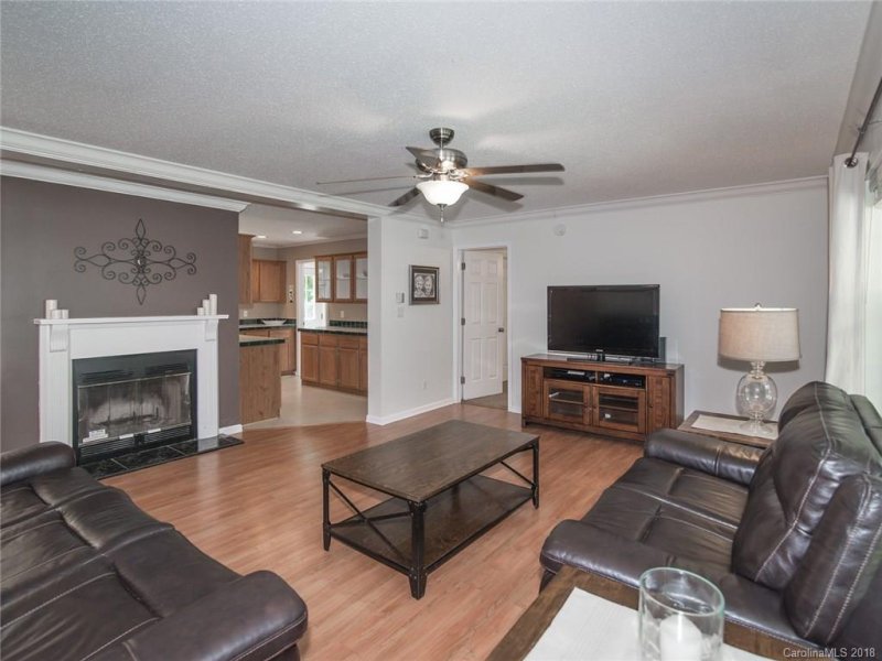 Property image 4 at 8921 Gosnell Drive, Charlotte, NC 28227