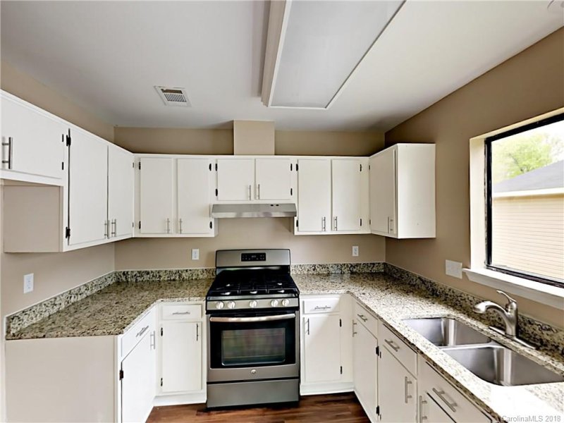 Property image 5 at 7637 Eastbourne Road, Charlotte, NC 28227