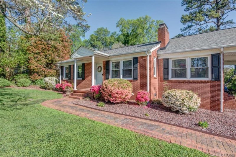 Property image 3 at 204 Peachtree Street, Belmont, NC 28012