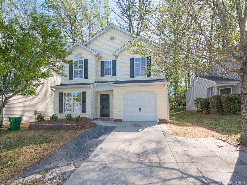 Property image 2 at 3806 Brookchase Lane, Charlotte, NC 28205