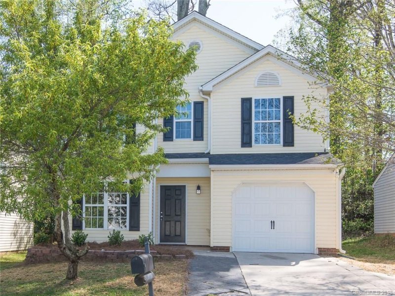 Property image 3 at 3806 Brookchase Lane, Charlotte, NC 28205