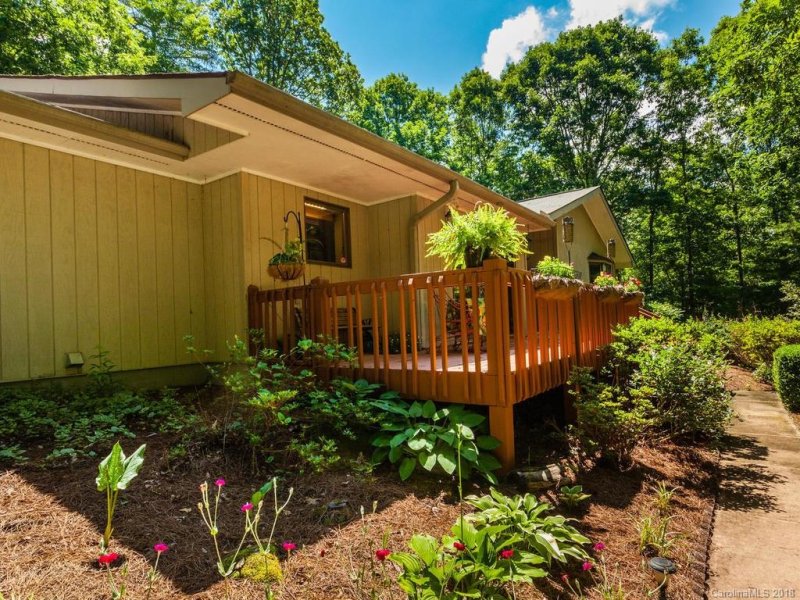 Property image 3 at 400 Rockmoor Way, Hendersonville, NC 28791