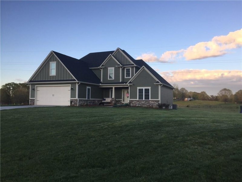 955 Oak Ridge Farms Circle