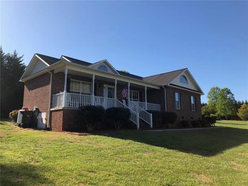 Property image 3 at 8298 Cedar Bark Street, Hickory, NC 28602