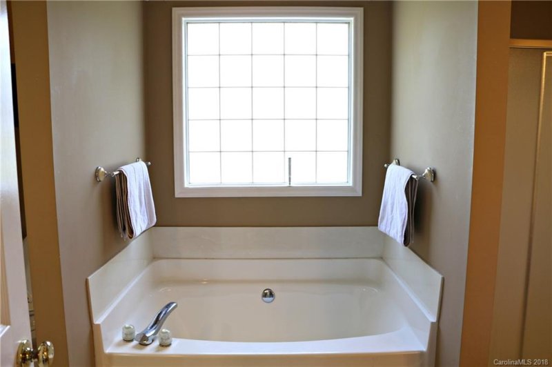 Property image 5 at 102 Benjamin Court, Shelby, NC 28152