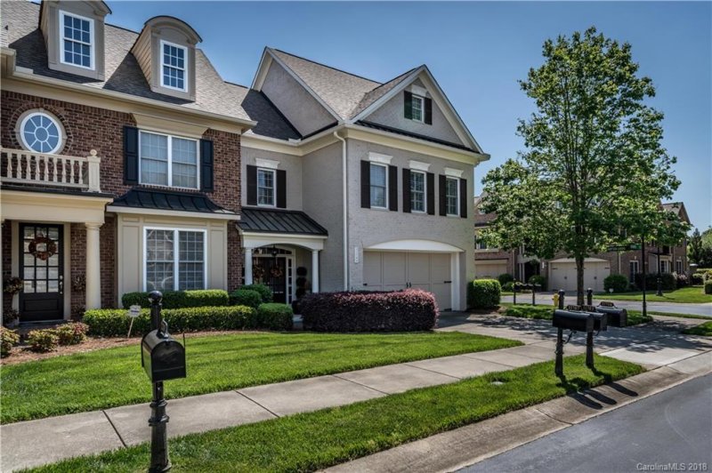 Property image 2 at 11704 Easthampton Circle, Charlotte, NC 28277