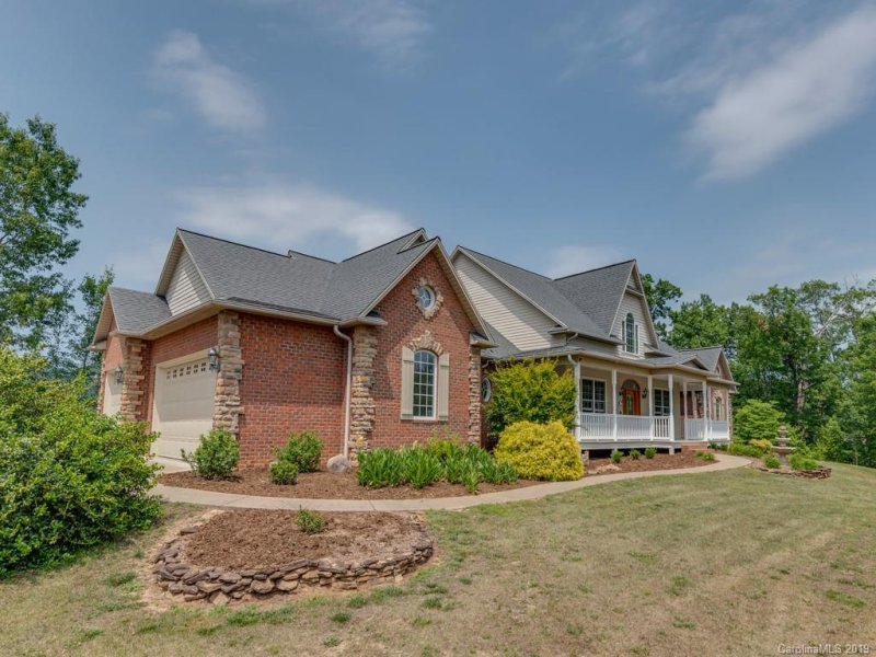 Property image 3 at 530 Mcowenben Pass, Lake Lure, NC 28746