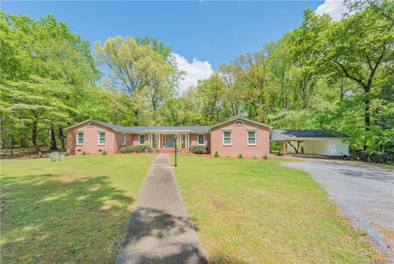 Property image 2 at 401 Lakeview Drive, York, SC 29745