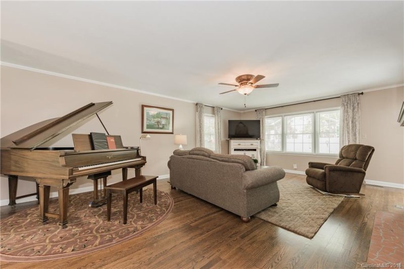 Property image 3 at 401 Lakeview Drive, York, SC 29745