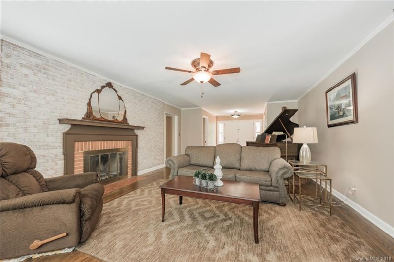 Property image 5 at 401 Lakeview Drive, York, SC 29745