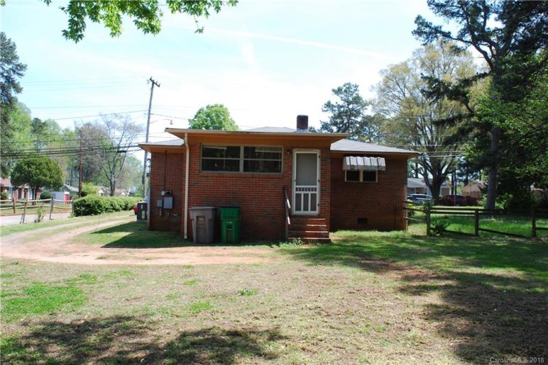 Property image 2 at 2516 Old Steele Creek Road, Charlotte, NC 28208