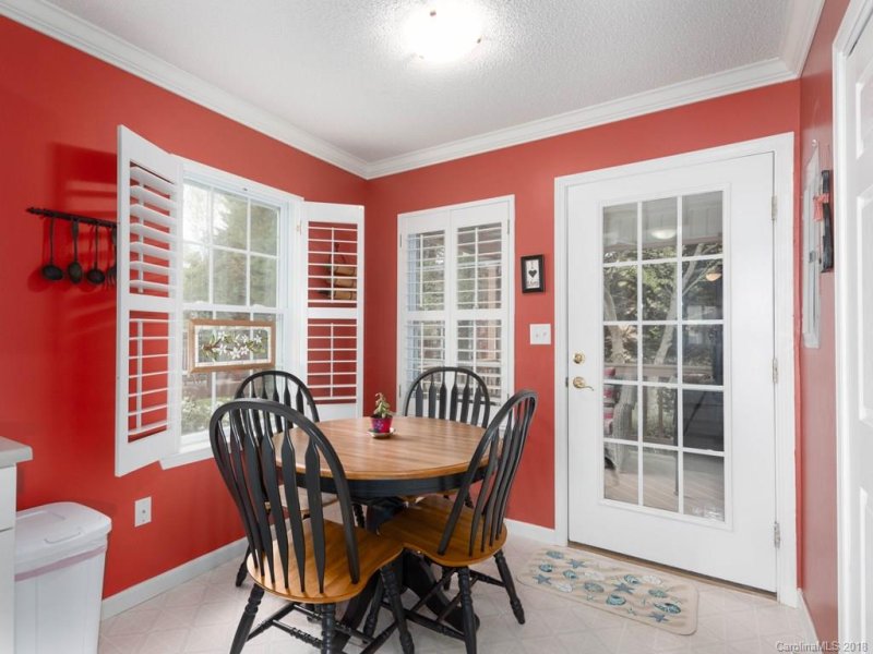 Property image 5 at 19 N Woodridge View Court, Hendersonville, NC 28791