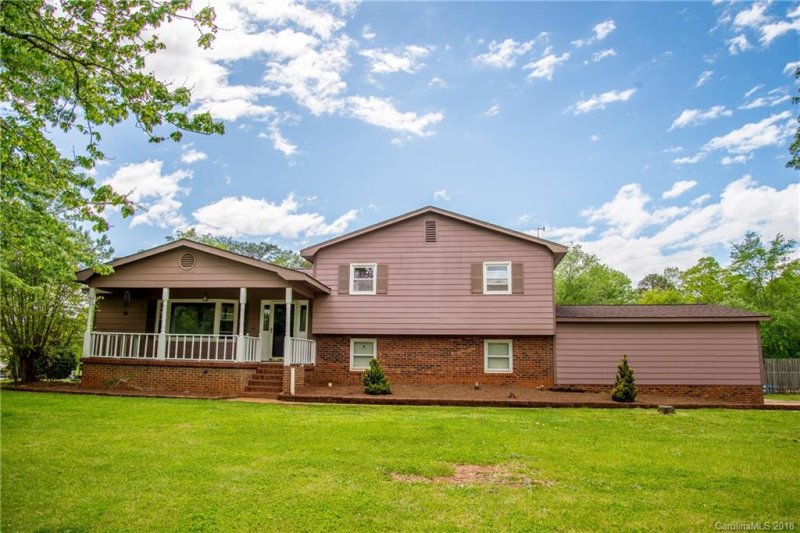 Property image 3 at 115 W Melissa Lane, Forest City, NC 28043