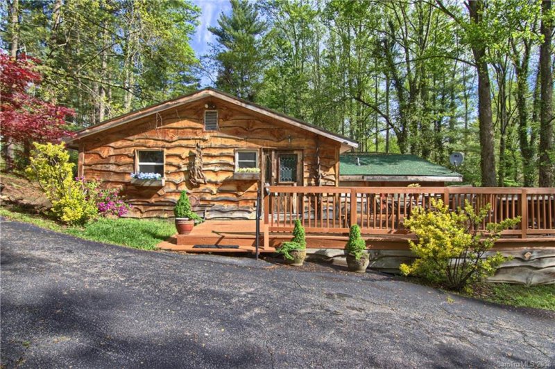 Property image 2 at 713 Knollwood Drive, Hendersonville, NC 28791