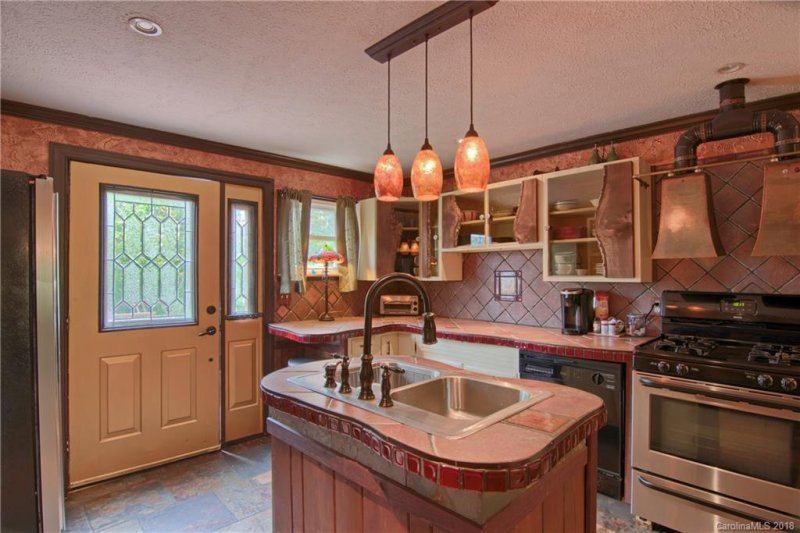 Property image 5 at 713 Knollwood Drive, Hendersonville, NC 28791