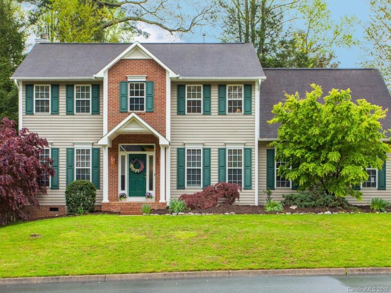 301 Whispy Willow Court