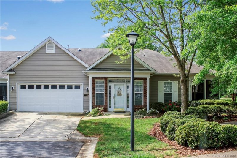 Property image 2 at 12104 Groth Court, Charlotte, NC 28277