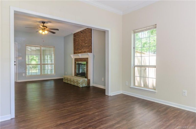 Property image 4 at 10434 Ranleigh Lane, Charlotte, NC 28273