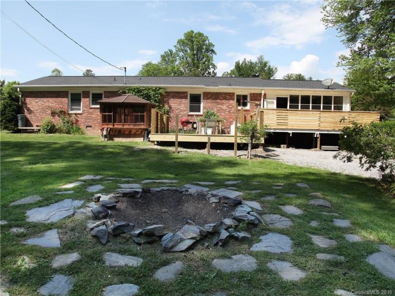 Property image 2 at 116 Brentwood Drive, Hendersonville, NC 28739