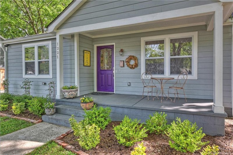 Property image 4 at 1221 Meadow Lane, Charlotte, NC 28205